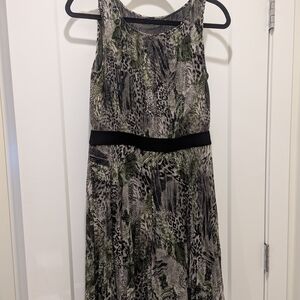 Source Unknown Green and Black Animal Print Midi Dress